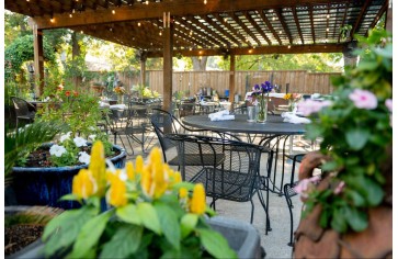  Bí Quyết Chọn Đồ Nội Thất Cho Thiết Kế Quán Cafe Sân Vườn