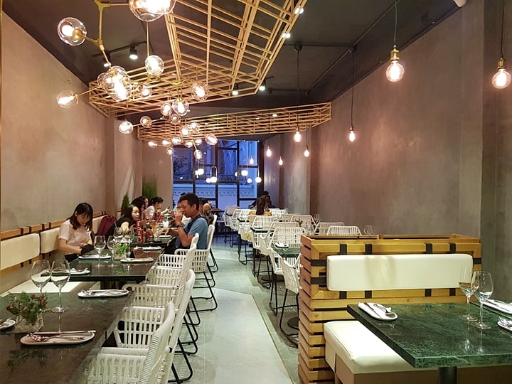 Nhà hàng món Âu Hẻm Spaghetti - Phong cách nội thất đơn giản