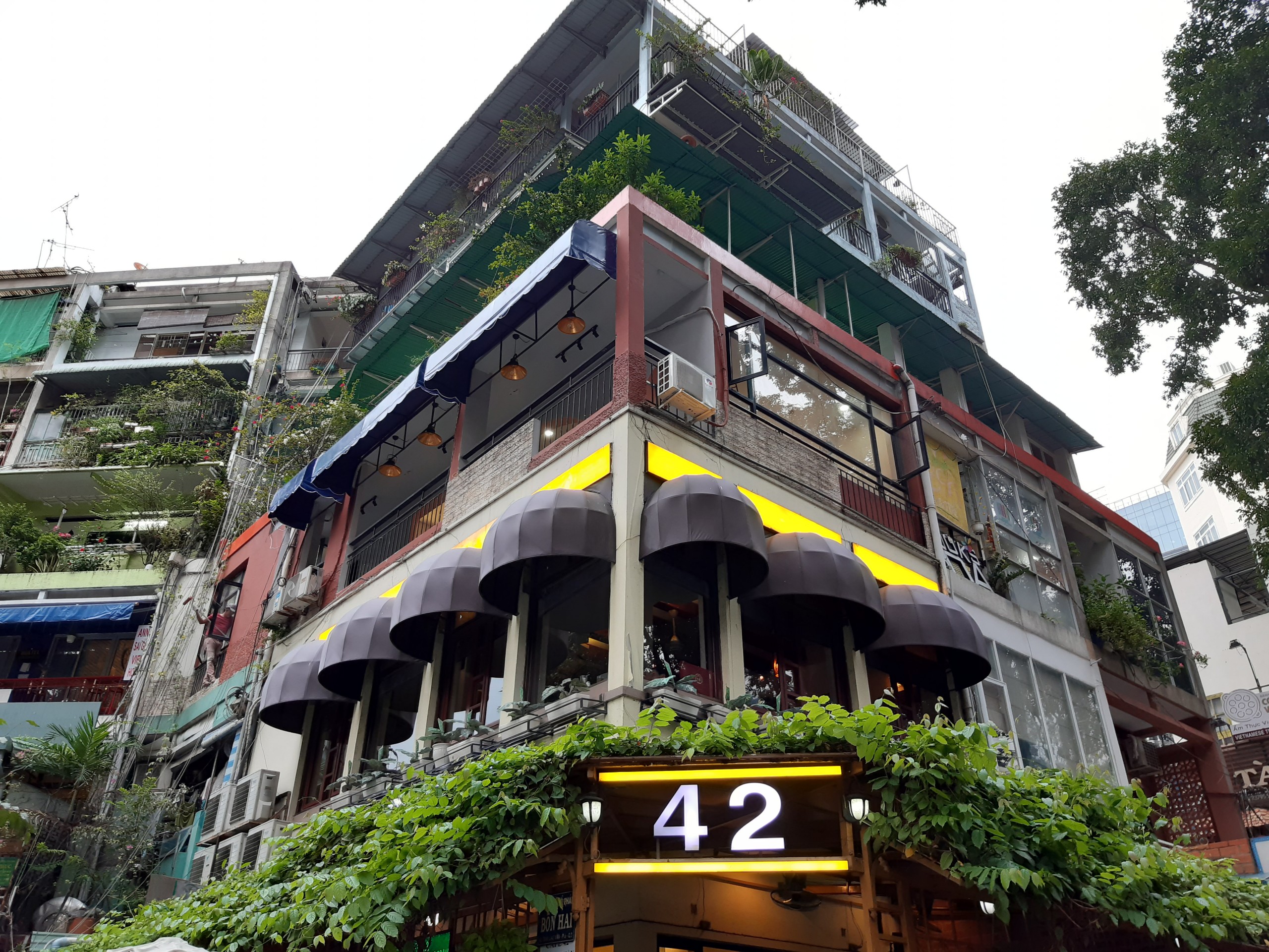 Félicité Coffee & Eatery Hồ Con Rùa - Quán cafe view đẹp